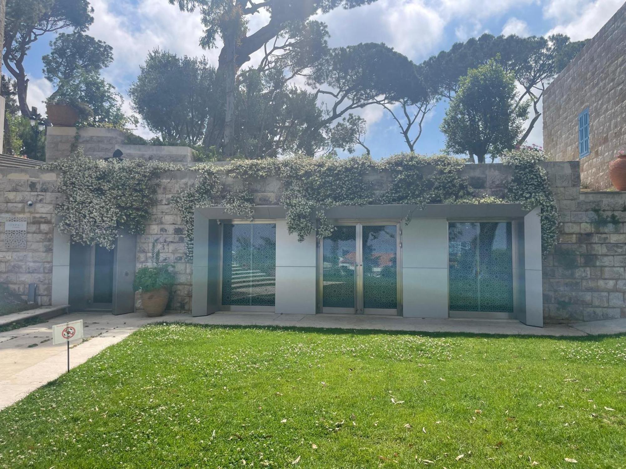 Hotel Al Bustan Beit Mery Exterior foto
