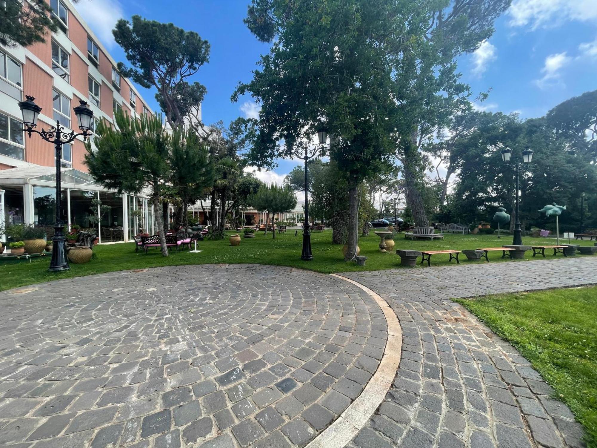 Hotel Al Bustan Beit Mery Exterior foto