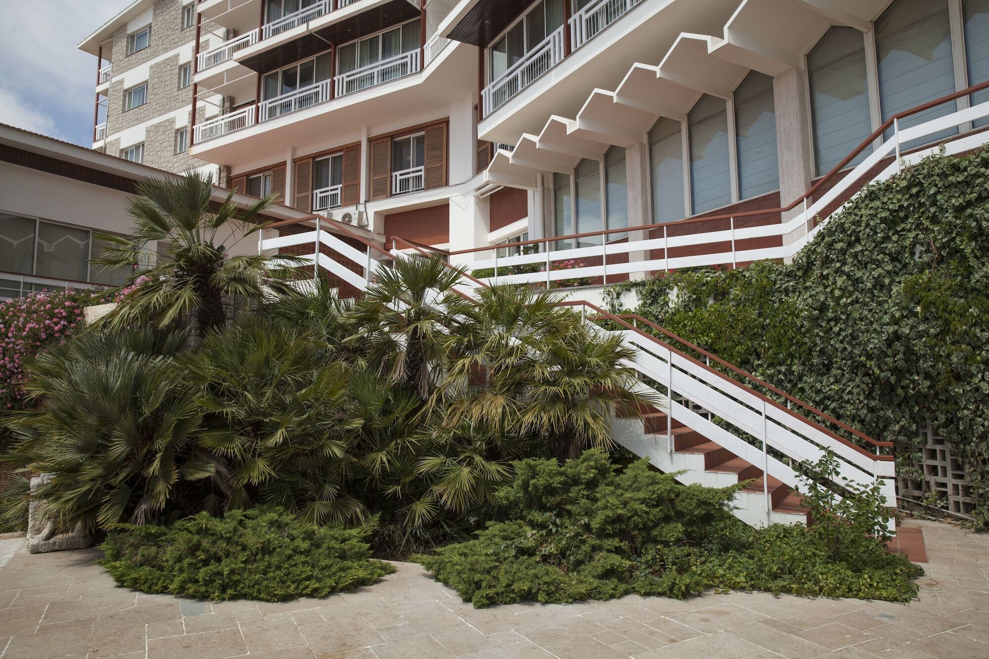 Hotel Al Bustan Beit Mery Exterior foto